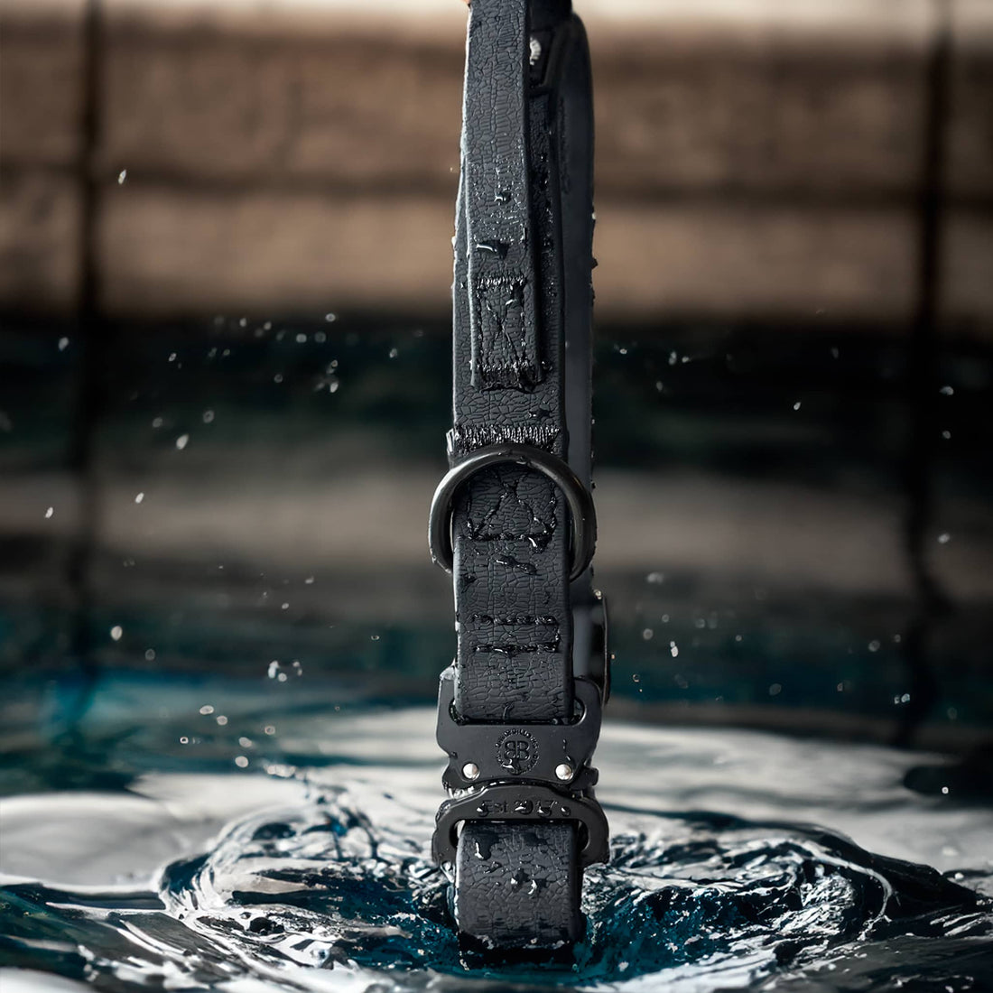 featured image of 2.5cm Combat Billowthane® Collar | Waterproof | With Handle & Secure Clip